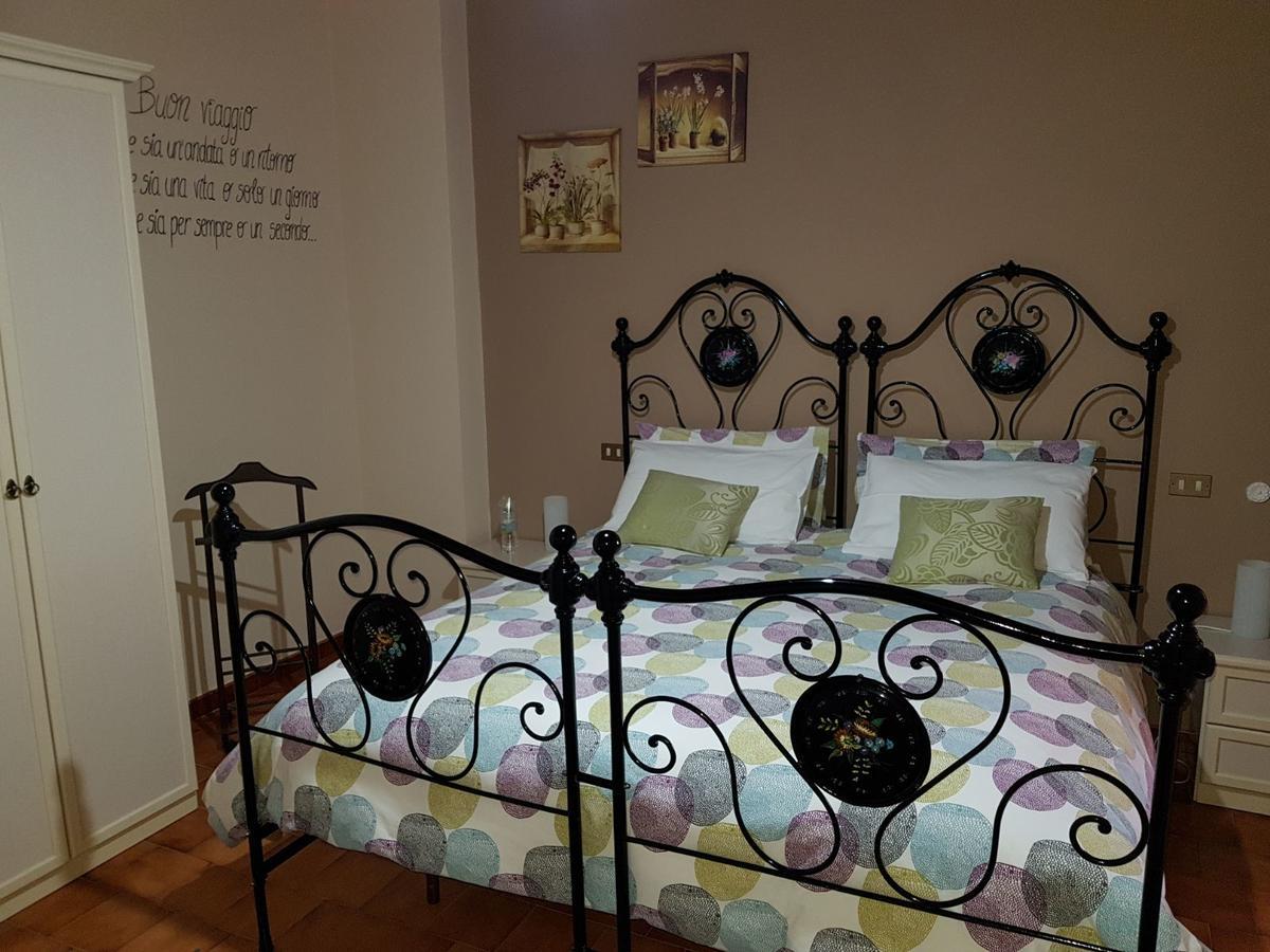 B&B A Casa Di Nonna Massa d'Albe Eksteriør bilde