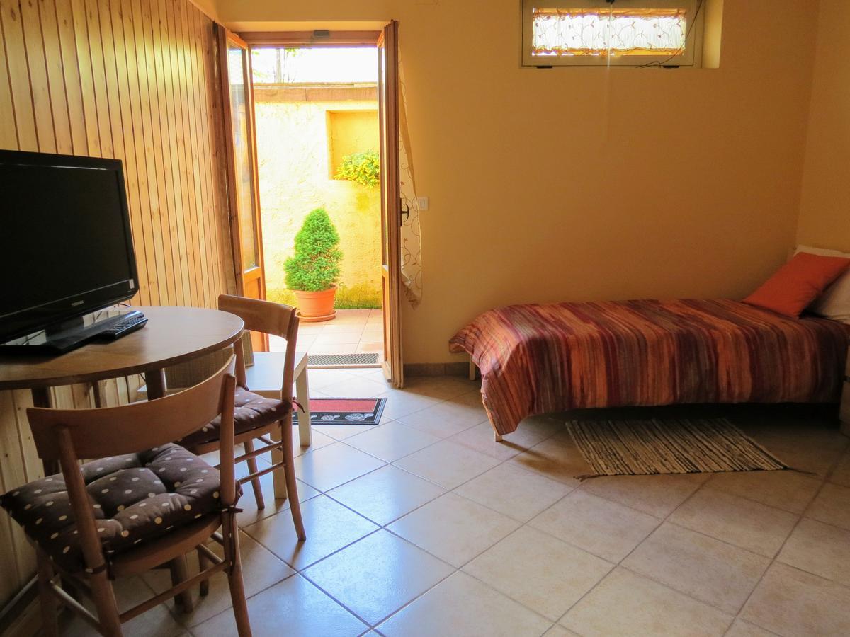 B&B A Casa Di Nonna Massa d'Albe Eksteriør bilde