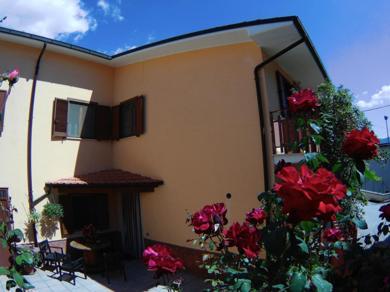 B&B A Casa Di Nonna Massa d'Albe Eksteriør bilde