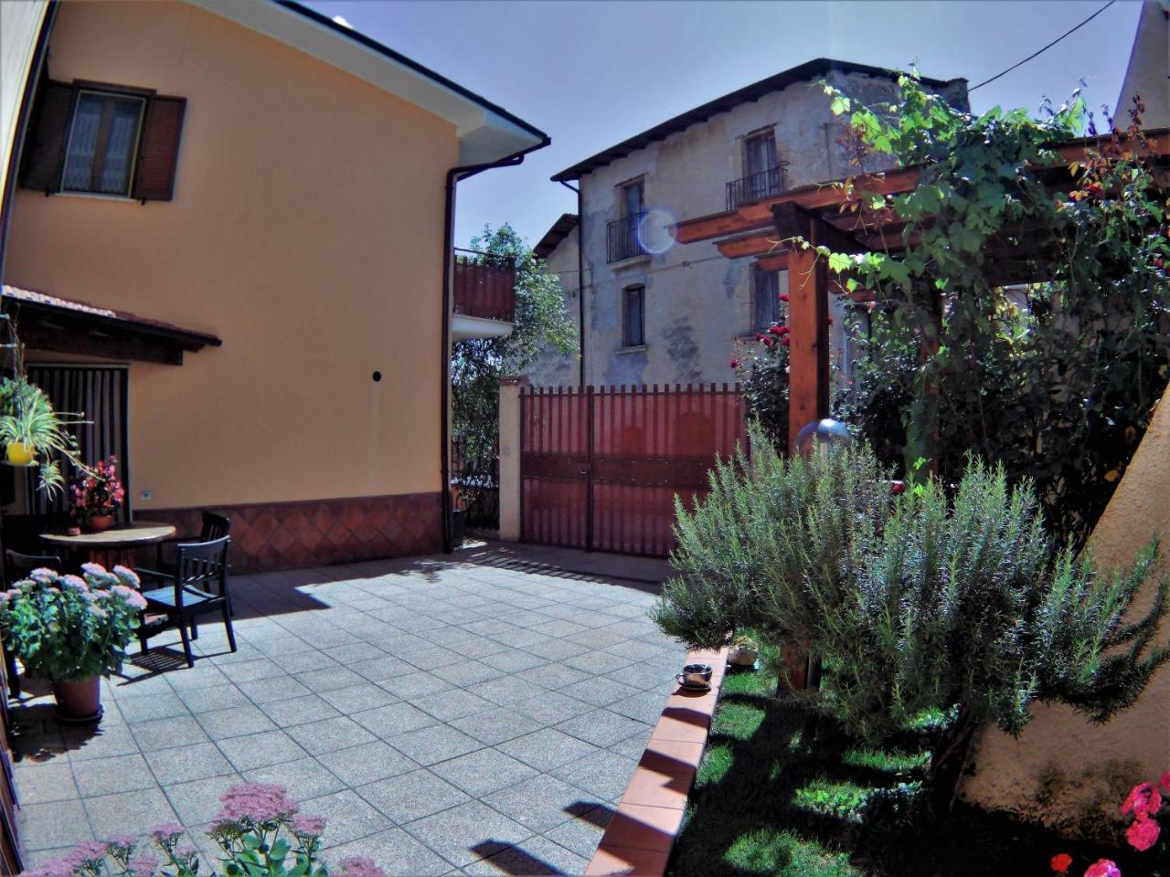 B&B A Casa Di Nonna Massa d'Albe Eksteriør bilde