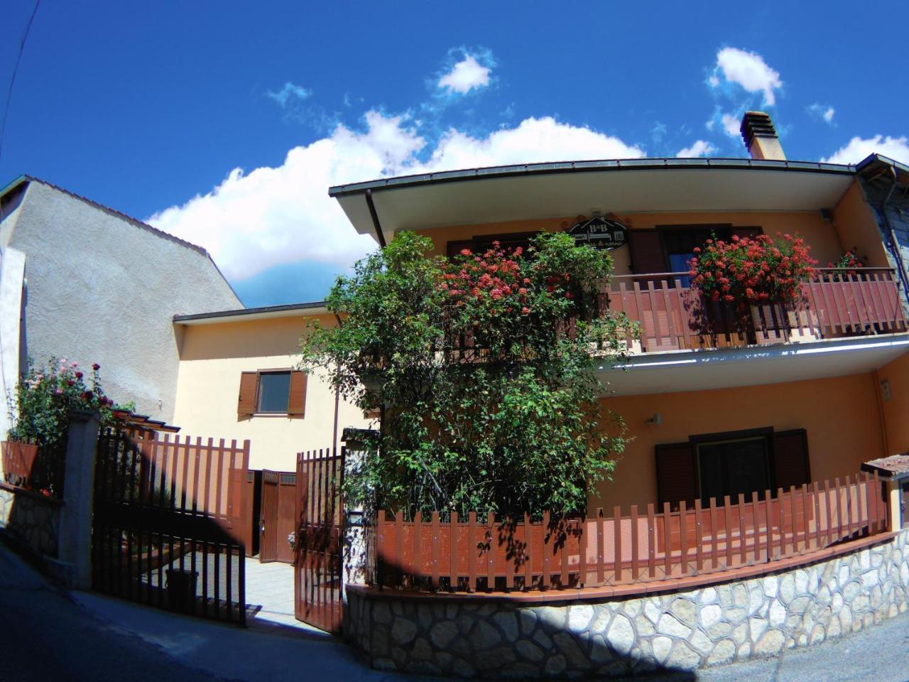 B&B A Casa Di Nonna Massa d'Albe Eksteriør bilde